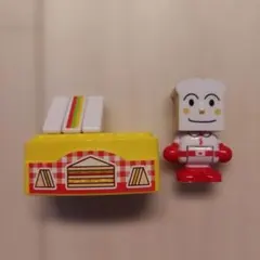 あそんでわくわく！アンパンマンタウン ドールセット　しょくぱんまんセット