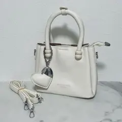 2way ハンドバッグ ショルダーバッグ ハート型チャーム付き ホワイト