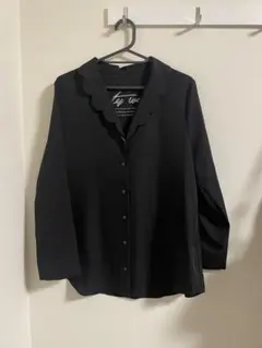 ブラック スカラップカラー シャツ Fサイズ