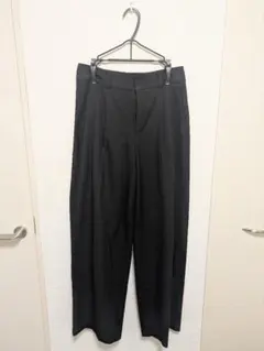 GU タックワイドパンツ
