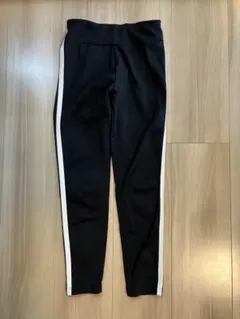 ユニクロ　レギンスパンツ　140