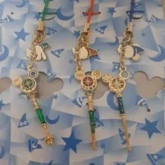 【新品未使用】東京ディズニーリゾート　シー　10周年　ストラップ　3本