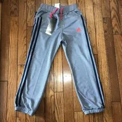 アディダス　ジャージ　パンツ　ズボン　新品　女の子用130cm