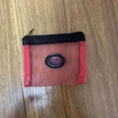REPIPI ARMARIO メッシュポーチ 赤　黒のサムネイル