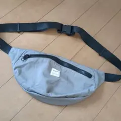 アネロボディバック　ライトグレー