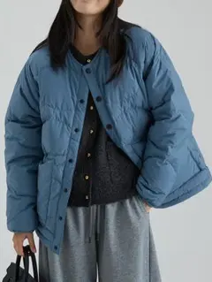 シンプル 軽量 ノーカラージャケット 中綿入り 暖かい 丸襟 アウター 冬物