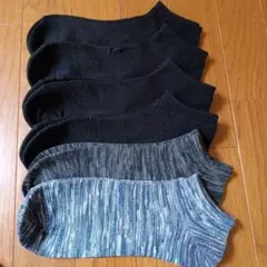 黒とグレーのソックス ６足セットのサムネイル