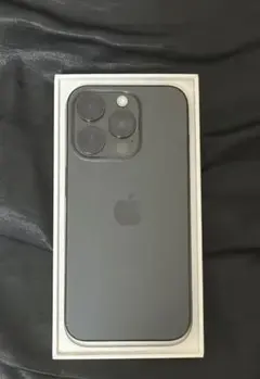 美品　Apple iPhone 15 Pro 本体　ブラックチタニウム