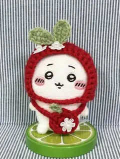 【レッドな気分のボンネット&ポシェットセット】ちいかわ おすわりぬいぐるみ