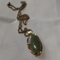 緑色オーバル型ペンダントネックレス