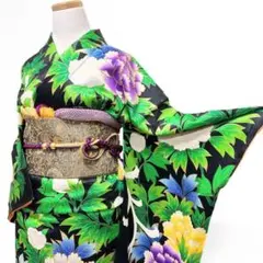 振袖　金彩　金駒刺繍　刺繍　牡丹　花模様　黒地　着物　121b p ms