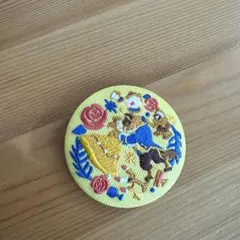 Disney刺繍缶バッジ　美女と野獣のサムネイル