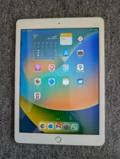 Apple iPad (第６世代) Wi-Fi + Cellular 32GB