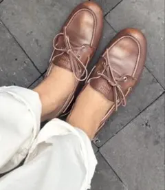 【MIUMIU】極美品アイランド ブリーチレザー デッキシューズのサムネイル