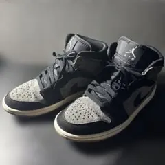 NIKE AIR JORDAN 1 MID ブラック グレー スニーカー