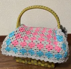 手編み　グラニースクエアのマルチカバー