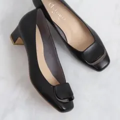 artemis by DIANA ダイアナ　バックル付きスクエアトゥパンプス