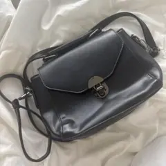 ブラック ショルダーバッグ