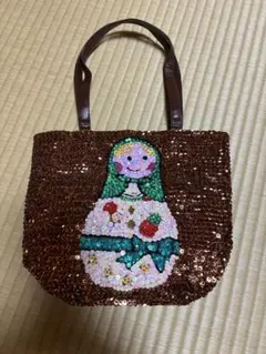 【希少】カーリーコレクション　スパンコール刺繍バッグ　マトリョーシカ柄