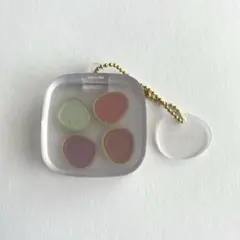 to/one ミニチュアチャーム　ペタル フロート アイパレット