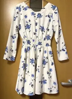 【最終値下げ】Neela フラワー総柄ワンピース