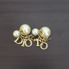 Dior パールピアス