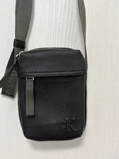 Calvin Klein ショルダーバッグ ブラック 即発送のサムネイル