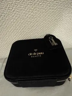 非売品クレ・ド・ポー • ボーテ ホリデーコレクション2025 オリジナルポーチ