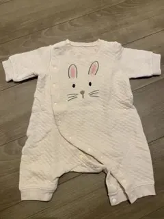 ユニクロ　UNIQLO キルトロンパース　うさぎ60cm