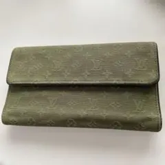 Louis Vuitton オリーブグリーン 長財布
