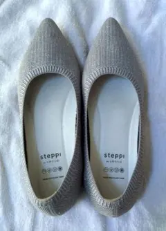 steppi シルバー ポインテッドトゥ フラットシューズ