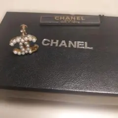 CHANEL パール装飾 CCロゴイヤリング存在感あり♡