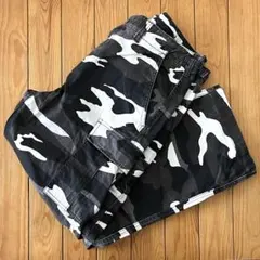 【早い者勝ち・美品】アヴィレックス 迷彩カーゴパンツ 黒×白 XL メンズ 綿