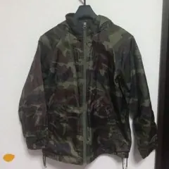 迷彩柄ナイロンジャケット フード付き