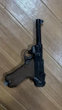 Luger P08 モデルガン 本体　割れてる部分ありのサムネイル