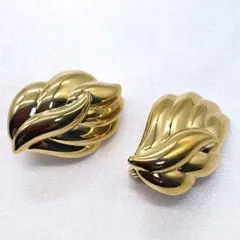 MONET モネ 大ぶり　ゴールドカラー イヤリング ヴィンテージ　刻印あり