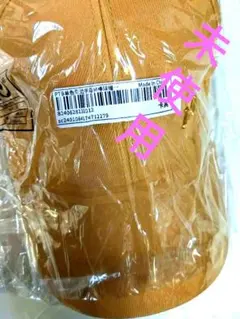 キャップ.未使用ベージュMバッチ付き