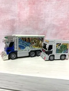 デコトラ　ミニカー 2台セット　 虎とドラゴンの模様が描かれているのサムネイル