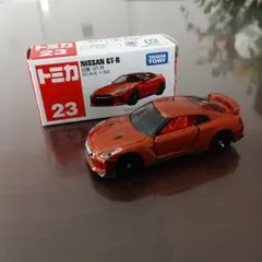 トミカ Nissan GT-R 〔廃盤品〕