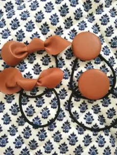 ハンドメイドヘアゴム  革 くるみボタン①