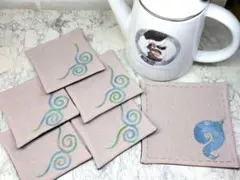 アイヌ刺繍入りコースター(5枚)、ポット用コースター(1枚)
