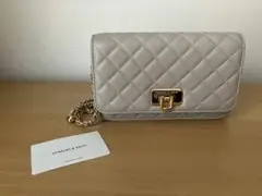 チャールズアンドキース　Cressida クレシダ キルトプッシュロッククラッチ