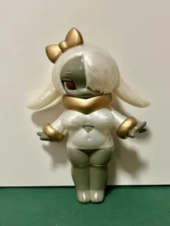 おもちうさぎ ととこ ブラック&パール インディーズ ソフビ - メルカリ