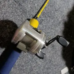 SHIMANO CALCUTTA ベイトリール 本体のサムネイル