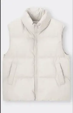 ジーユー　ダウンベスト　ホワイト