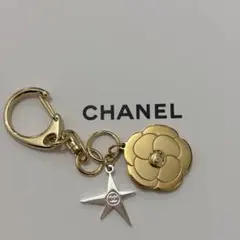 CHANEL 2025 ホリデー シャネル チャーム キーリング