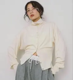 HANNE スナップハイネックカーディガン　ホワイト　リブカーディガン