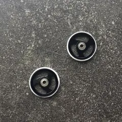 ミニ四駆 19mm 3スポークプラ輪 ベアリングローラーx2 ブラック/ホワイトのサムネイル