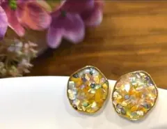 シェル入り　キラキラピアス