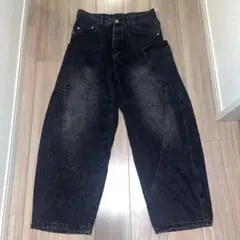 黒　色褪せ　バギーデニム